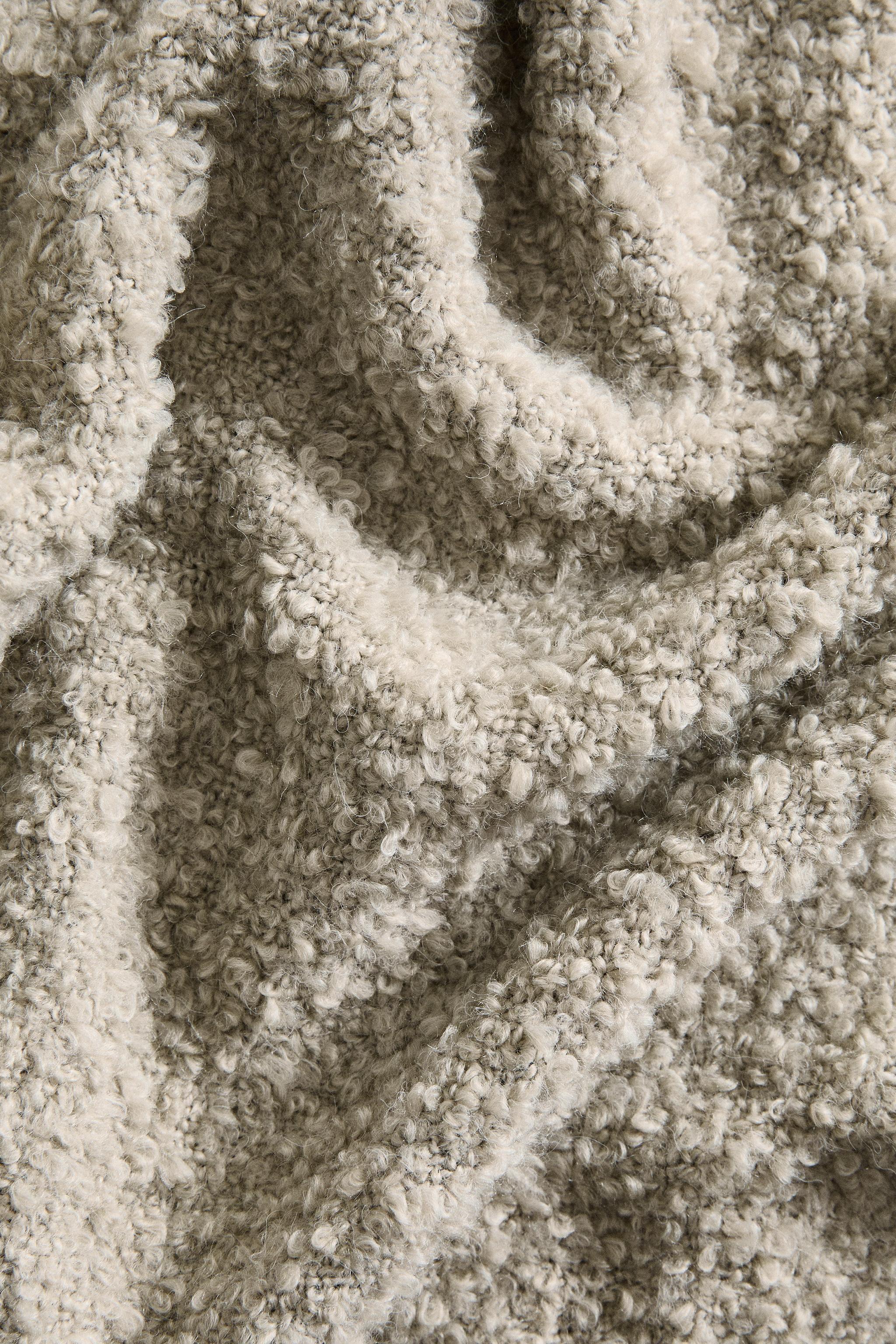 FRINGED BLANKET